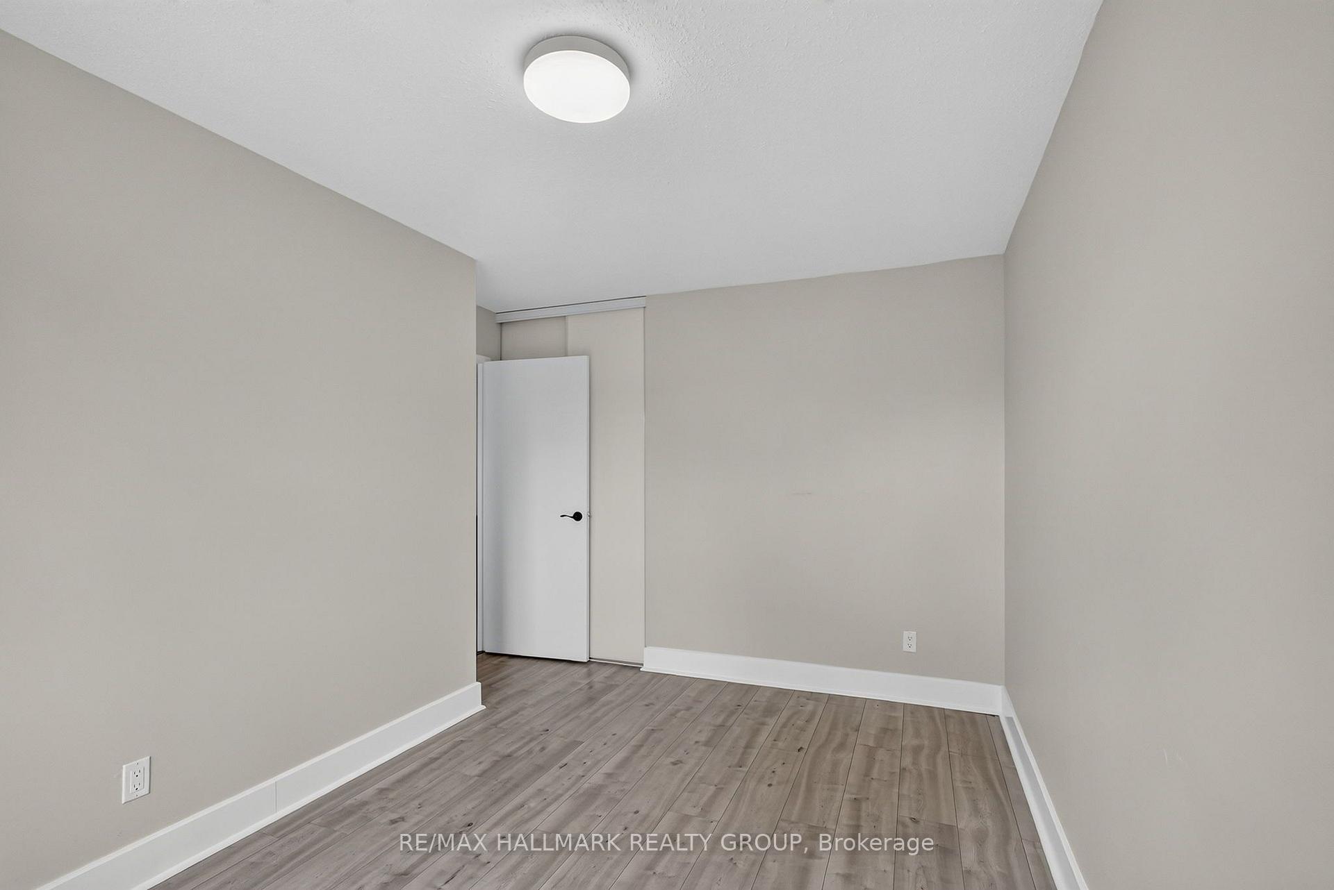 Photo 28 of 2998 Fairlea Crescent, Ottawa, Heron Gate/Industrial Park — HOMEH
