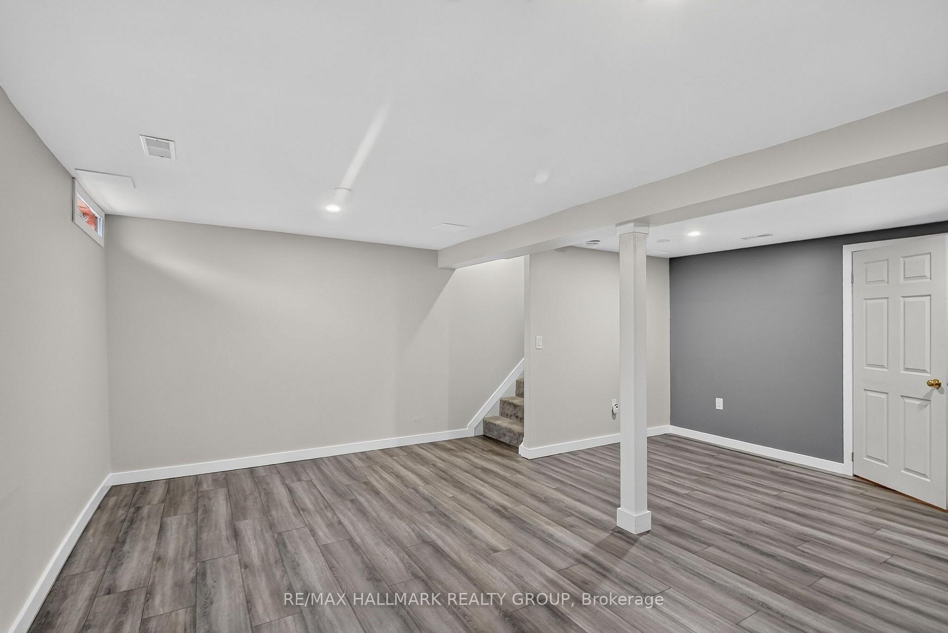 Photo 30 of 2998 Fairlea Crescent, Ottawa, Heron Gate/Industrial Park — HOMEH