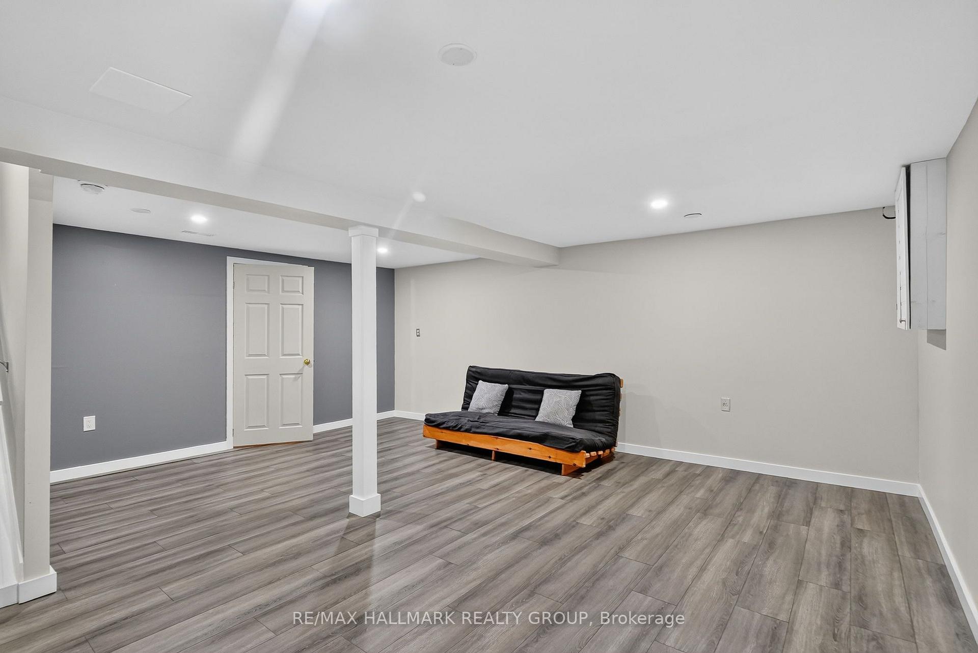 Photo 31 of 2998 Fairlea Crescent, Ottawa, Heron Gate/Industrial Park — HOMEH