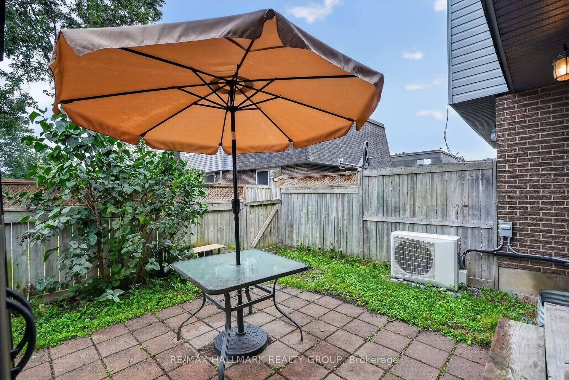 Photo 34 of 2998 Fairlea Crescent, Ottawa, Heron Gate/Industrial Park — HOMEH