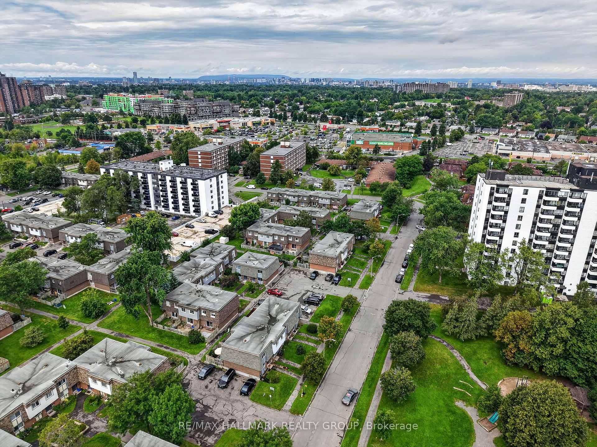Photo 38 of 2998 Fairlea Crescent, Ottawa, Heron Gate/Industrial Park — HOMEH