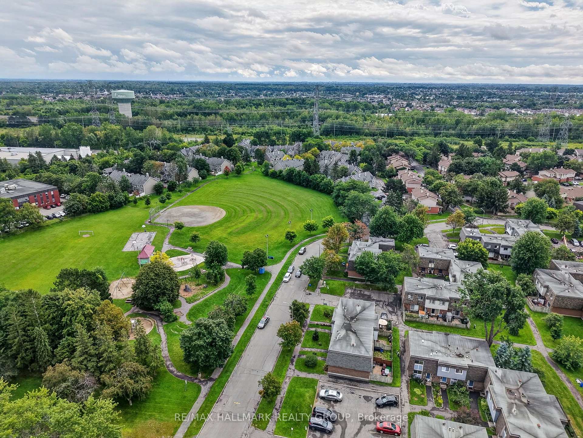 Photo 40 of 2998 Fairlea Crescent, Ottawa, Heron Gate/Industrial Park — HOMEH