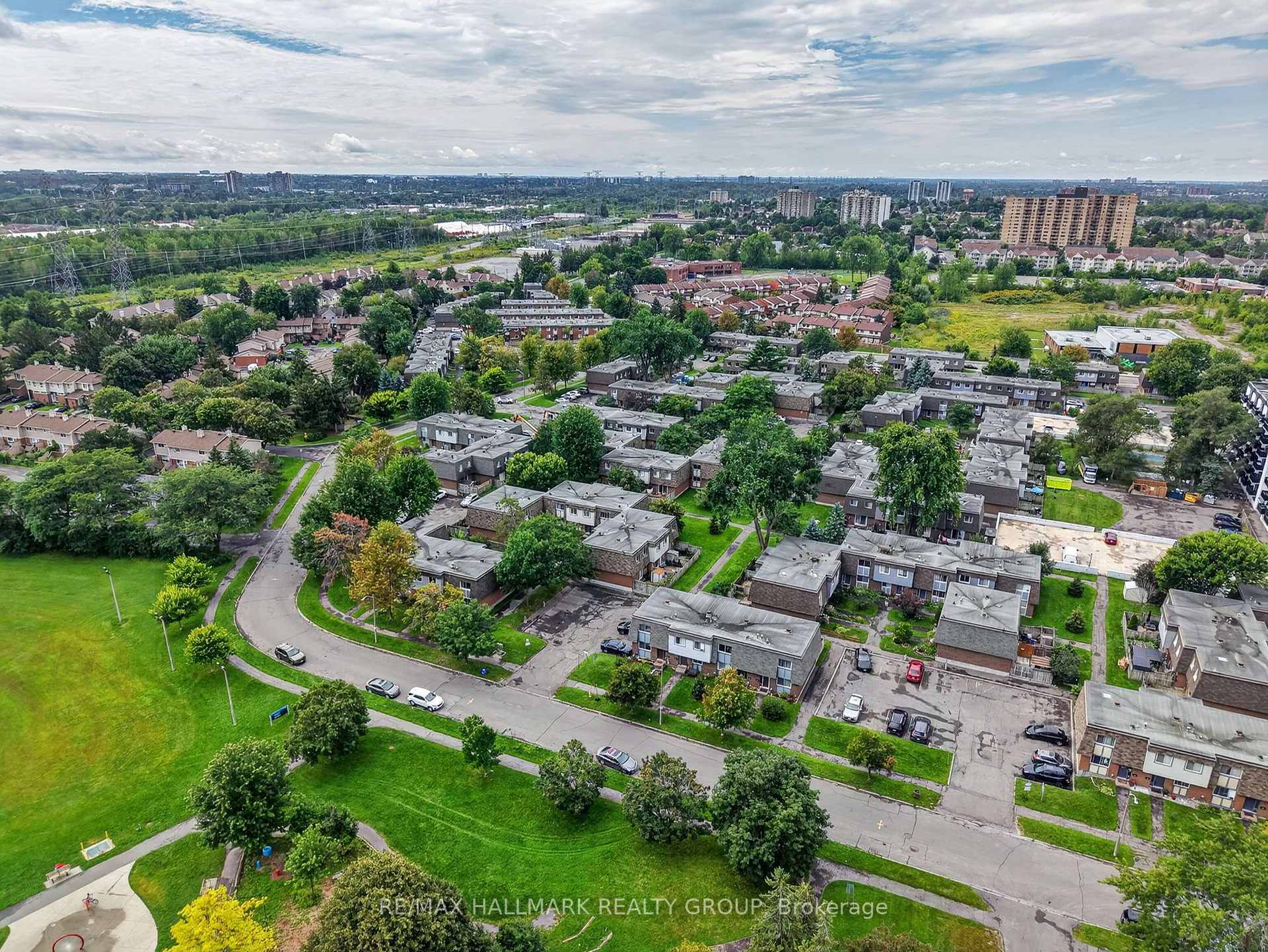 Photo 41 of 2998 Fairlea Crescent, Ottawa, Heron Gate/Industrial Park — HOMEH
