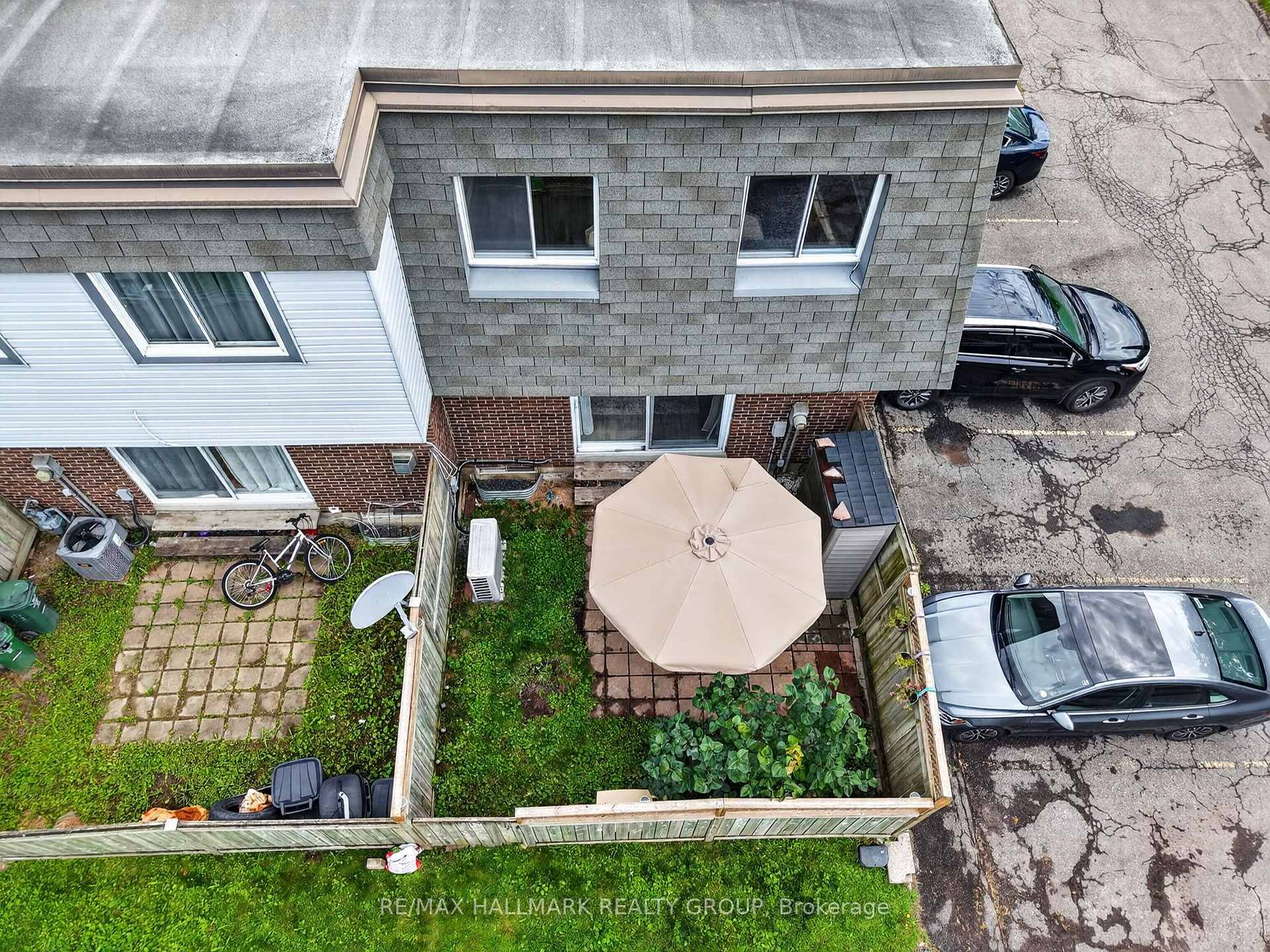 Photo 45 of 2998 Fairlea Crescent, Ottawa, Heron Gate/Industrial Park — HOMEH
