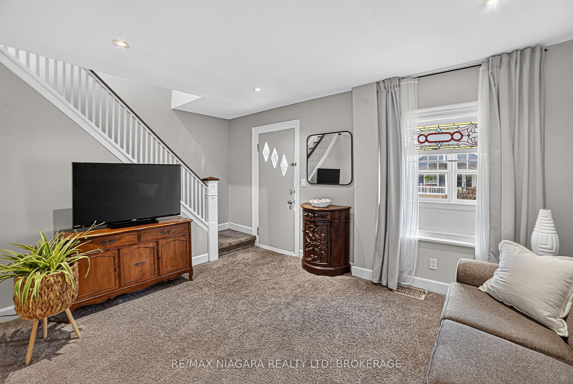 Photo 12 of 6303 Ker Street, Niagara Falls, Dorchester — HOMEH
