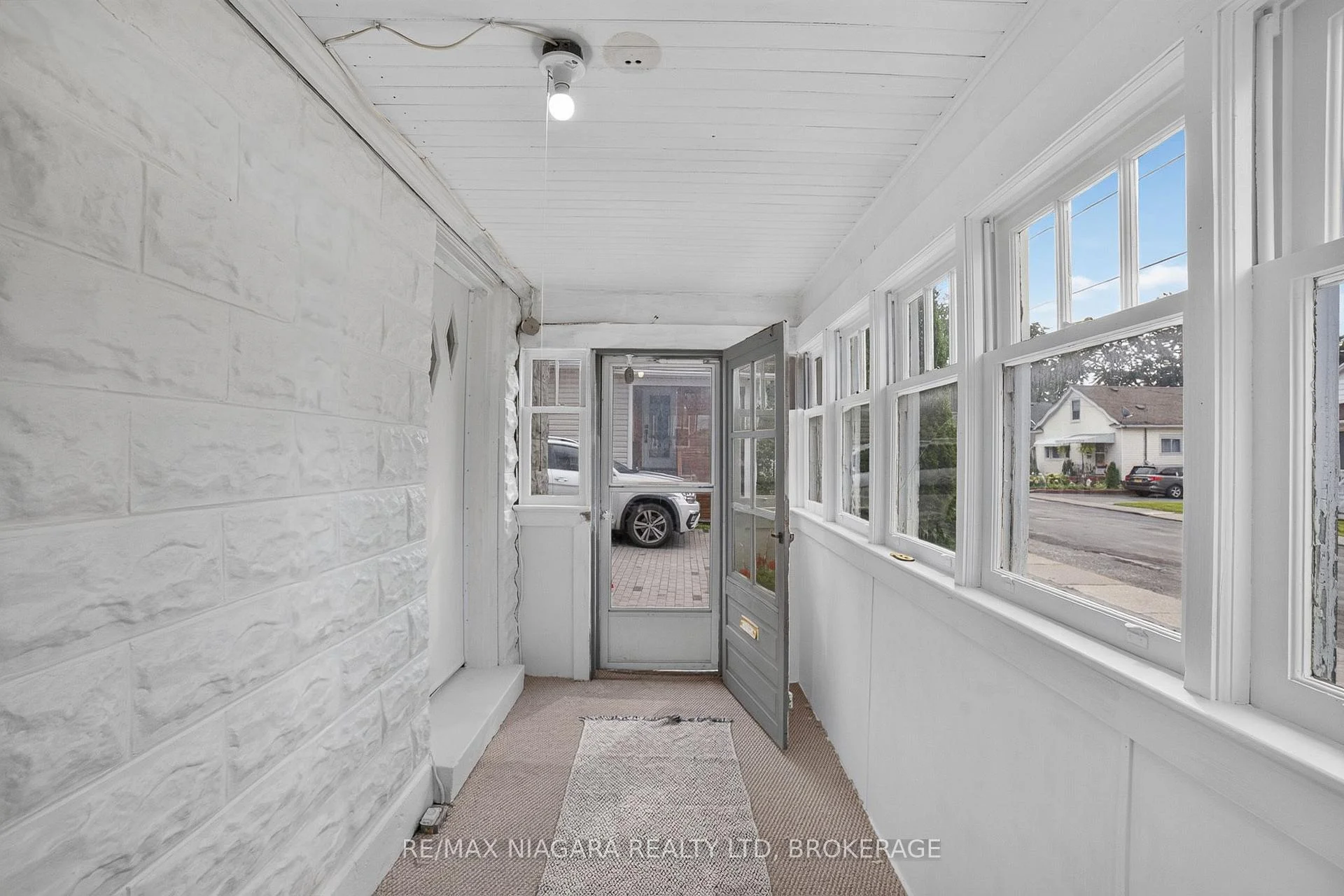 Photo 11 of 6303 Ker Street, Niagara Falls, Dorchester — HOMEH