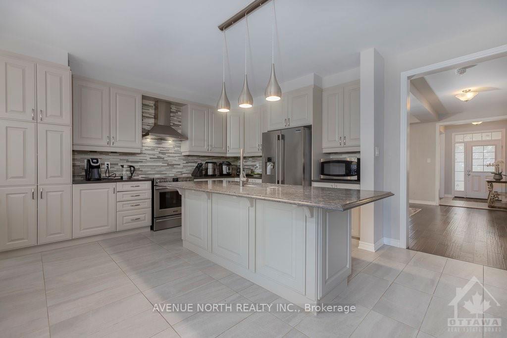 Photo 7 of 190 Bartonia Circle, Ottawa, Avalon West — HOMEH