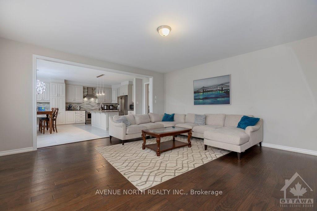 Photo 8 of 190 Bartonia Circle, Ottawa, Avalon West — HOMEH