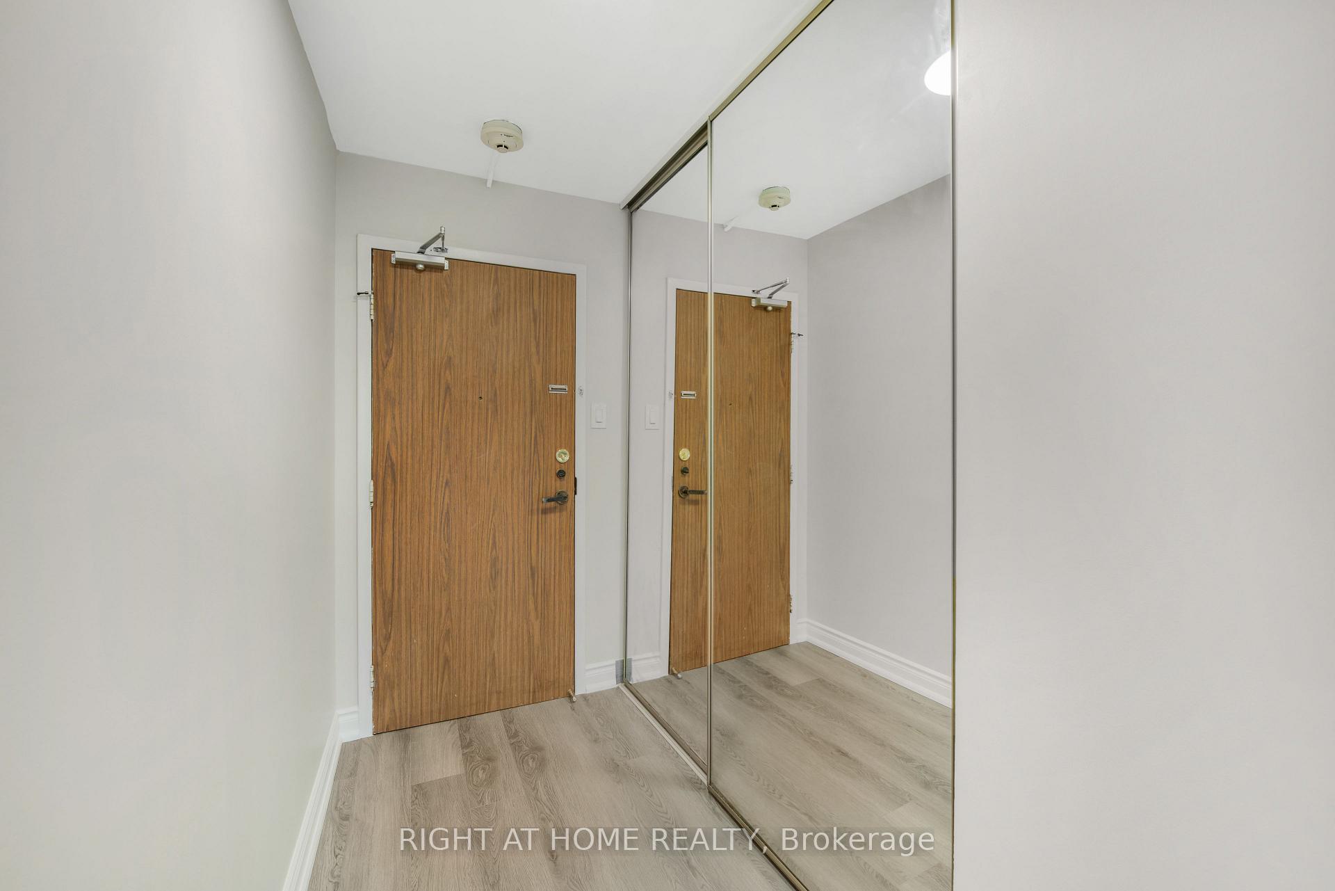 Photo 6 of Unit 919, 45 Carlton Street, Toronto, Church-Yonge Corridor — HOMEH