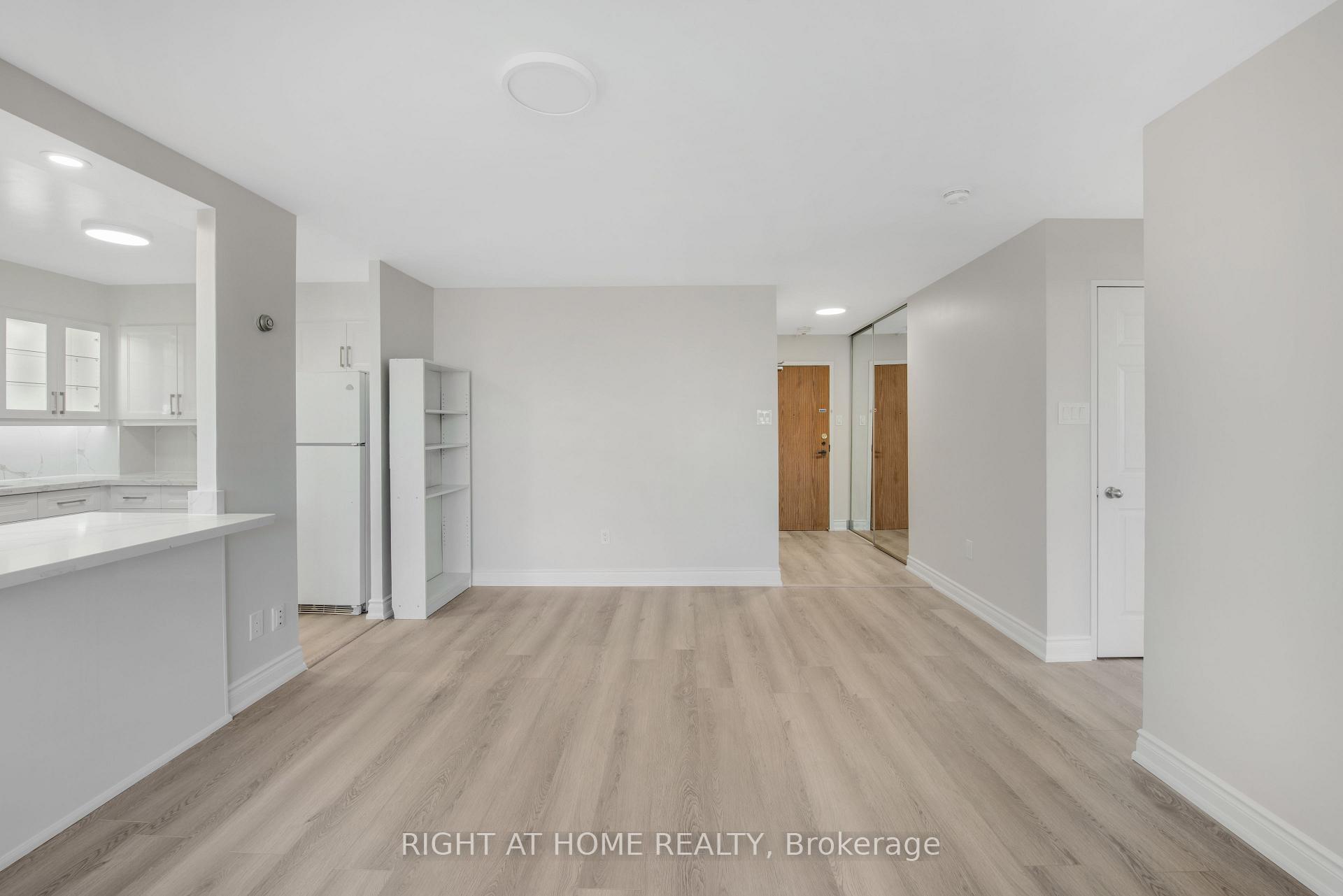 Photo 7 of Unit 919, 45 Carlton Street, Toronto, Church-Yonge Corridor — HOMEH