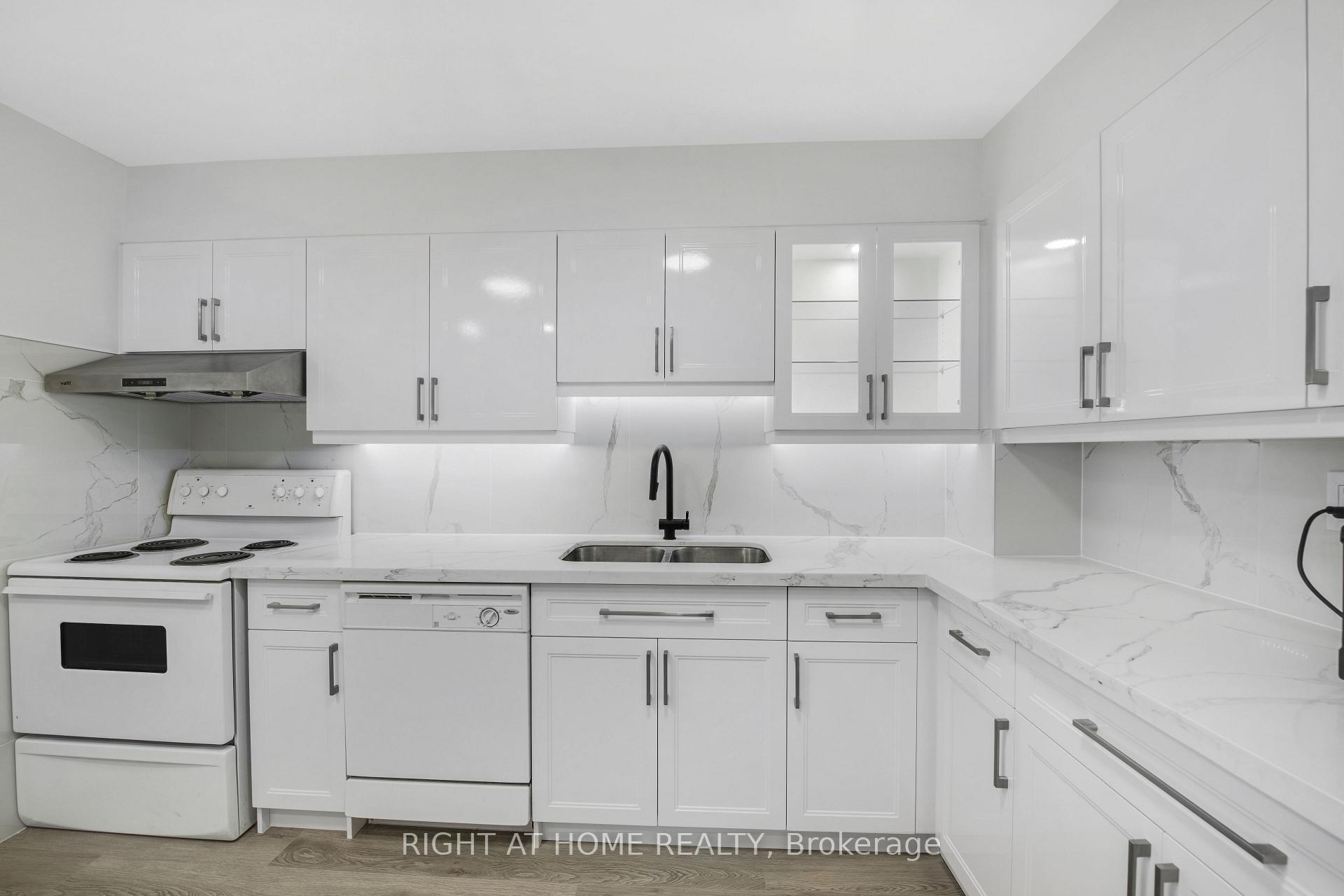 Photo 10 of Unit 919, 45 Carlton Street, Toronto, Church-Yonge Corridor — HOMEH