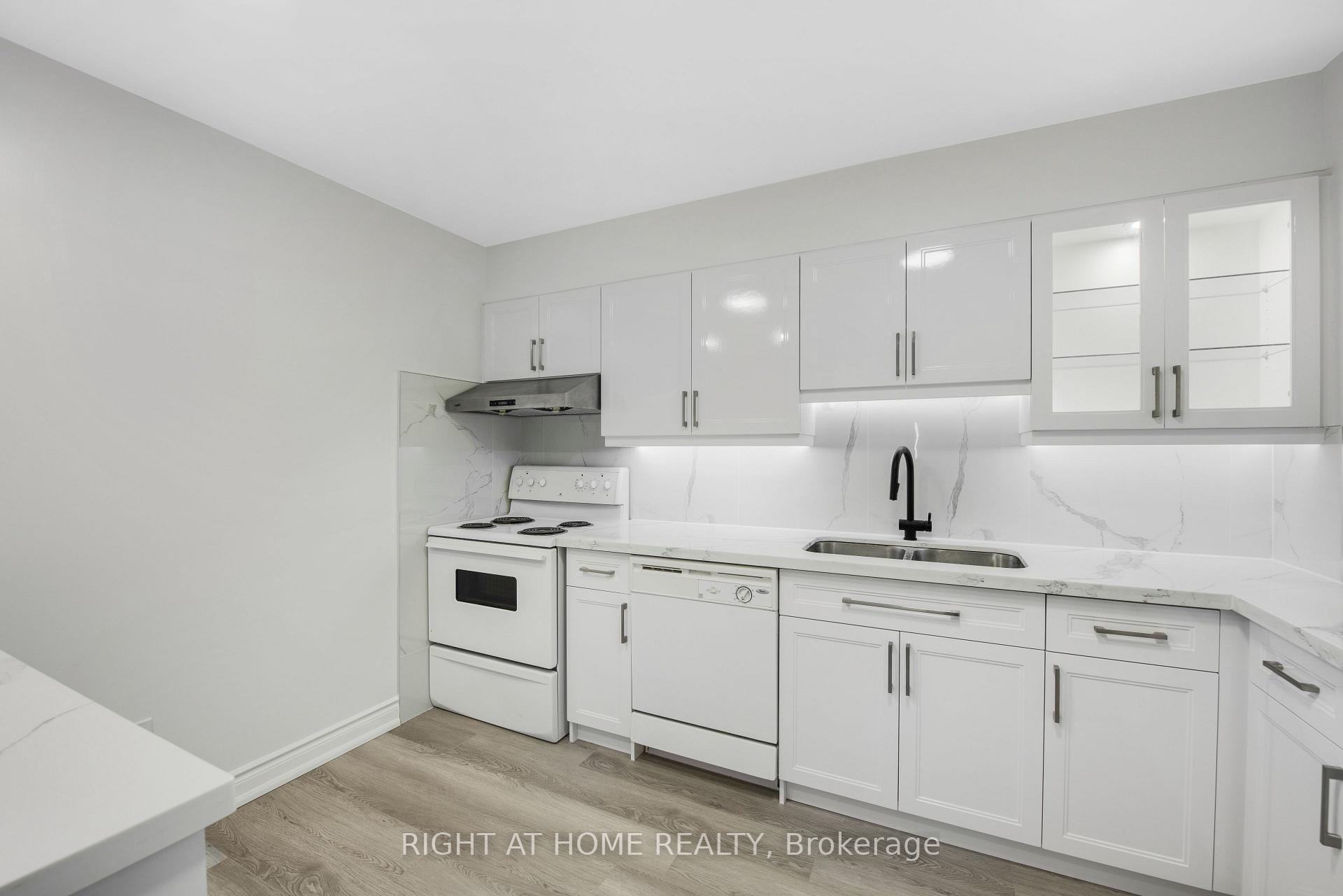 Photo 13 of Unit 919, 45 Carlton Street, Toronto, Church-Yonge Corridor — HOMEH