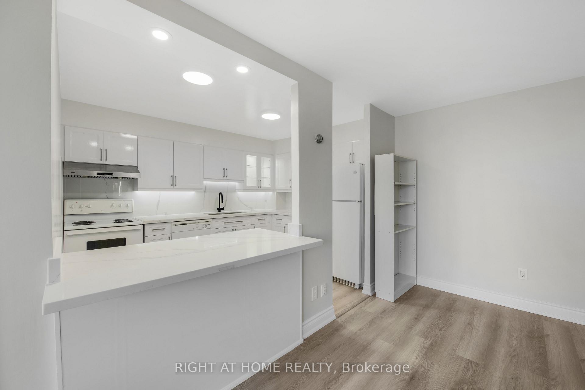 Photo 15 of Unit 919, 45 Carlton Street, Toronto, Church-Yonge Corridor — HOMEH