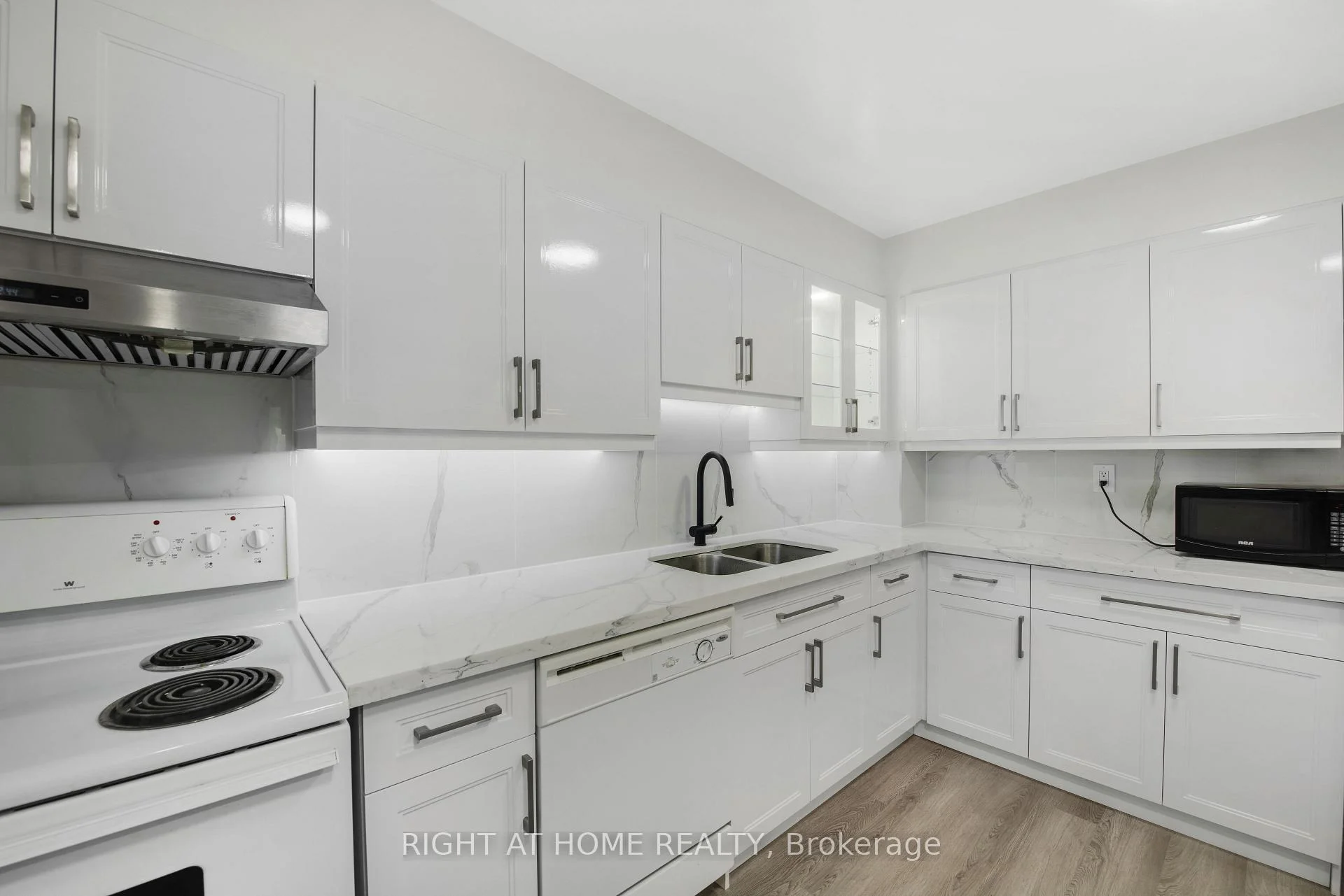 Photo 17 of Unit 919, 45 Carlton Street, Toronto, Church-Yonge Corridor — HOMEH