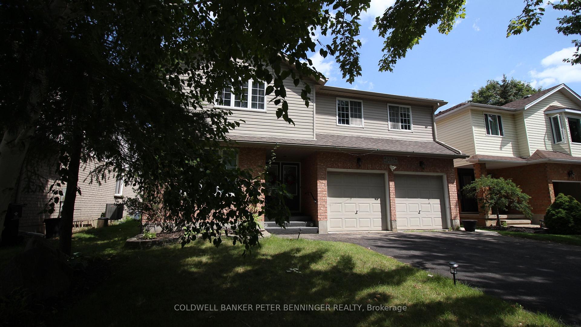 Photo 2 of 225 Holbeach Crescent, Waterloo, Colonial Acres — HOMEH