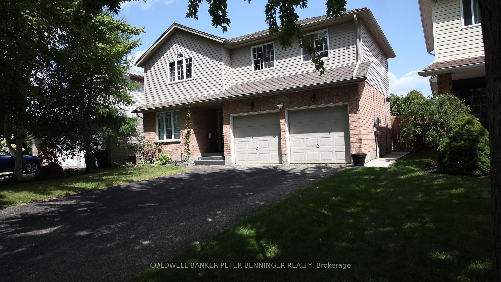 Photo 3 of 225 Holbeach Crescent, Waterloo, Colonial Acres — HOMEH