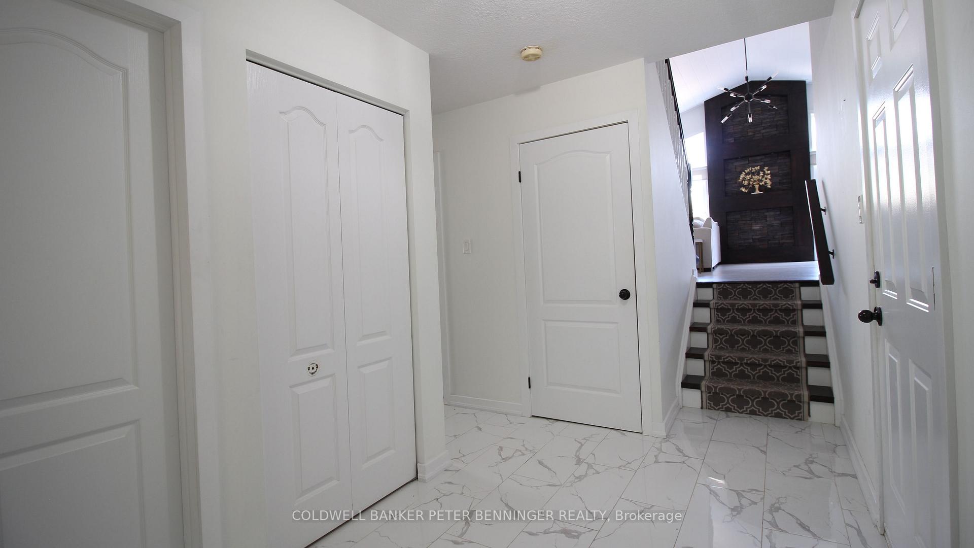 Photo 4 of 225 Holbeach Crescent, Waterloo, Colonial Acres — HOMEH