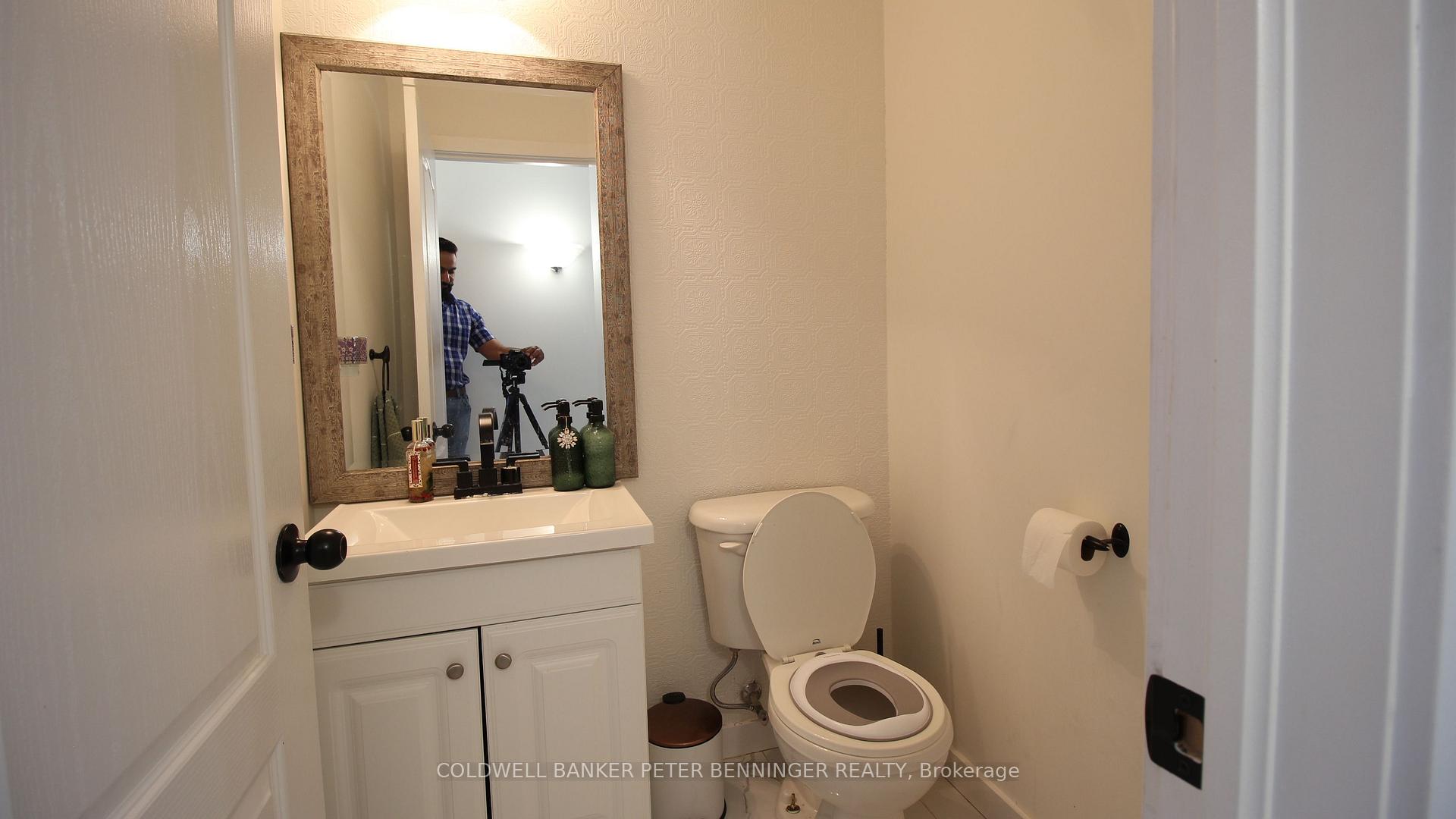 Photo 14 of 225 Holbeach Crescent, Waterloo, Colonial Acres — HOMEH