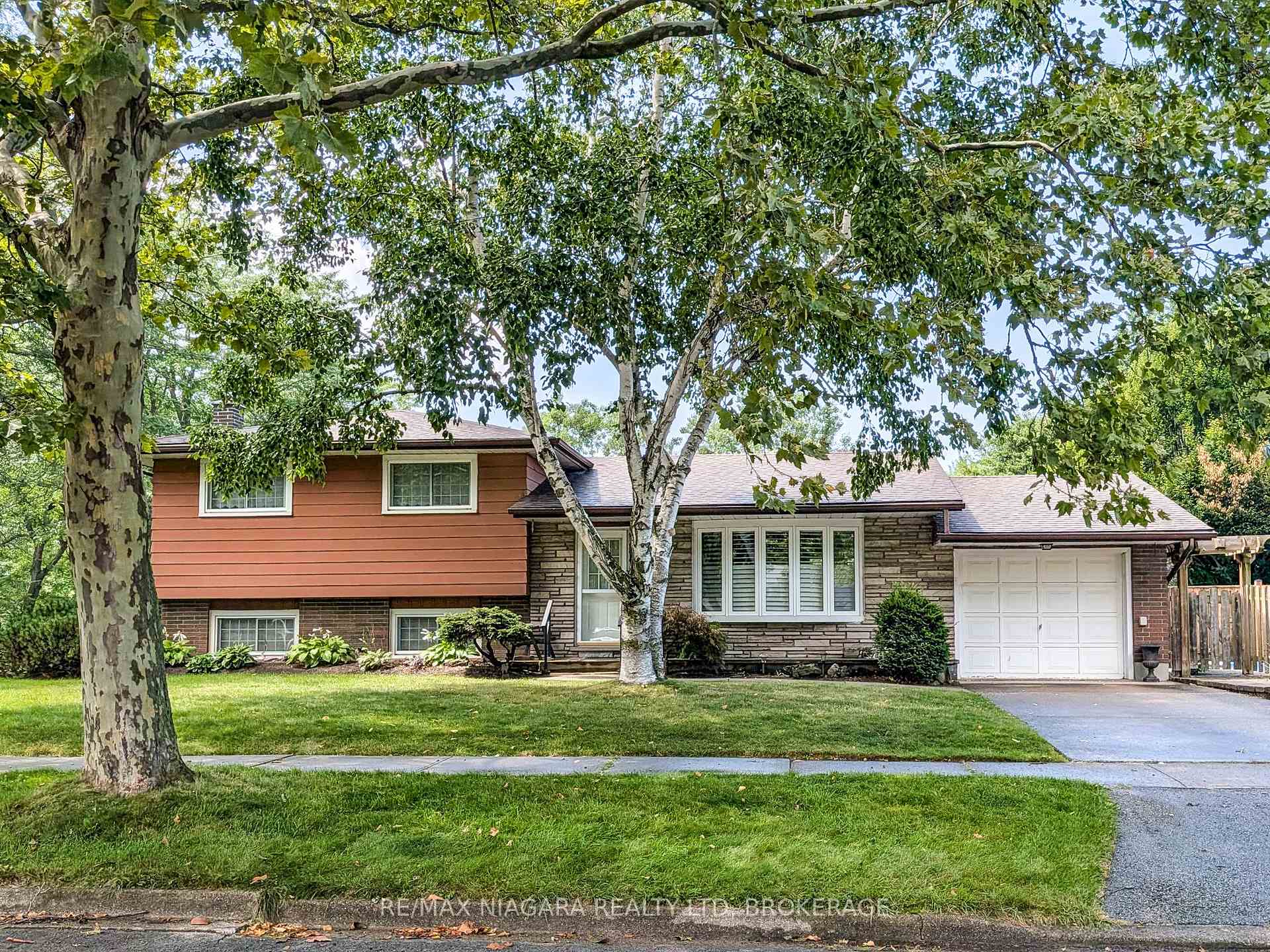 Photo 1 of 3139 Chipman Crescent, Niagara Falls, Chippawa — HOMEH