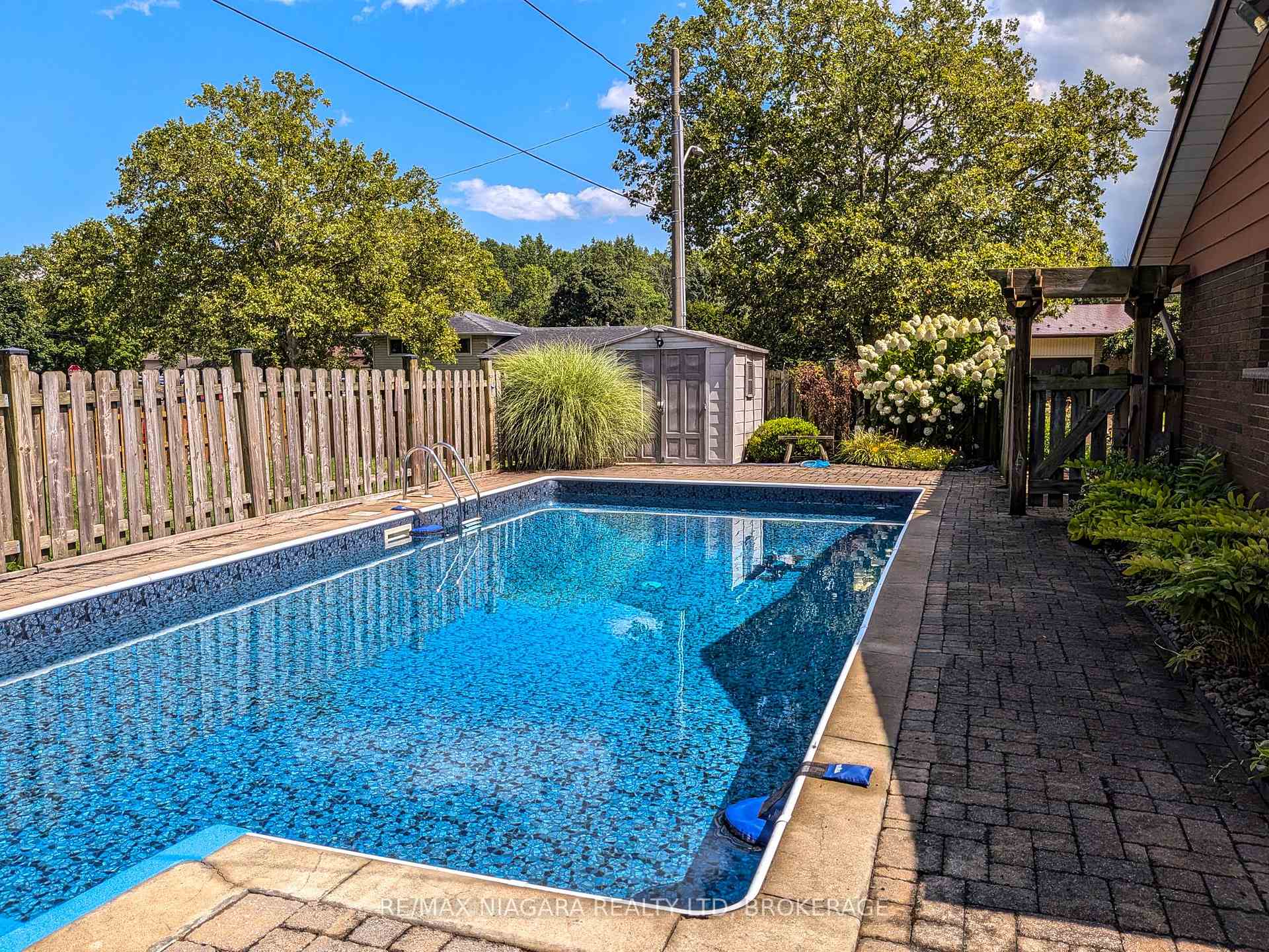 Photo 4 of 3139 Chipman Crescent, Niagara Falls, Chippawa — HOMEH