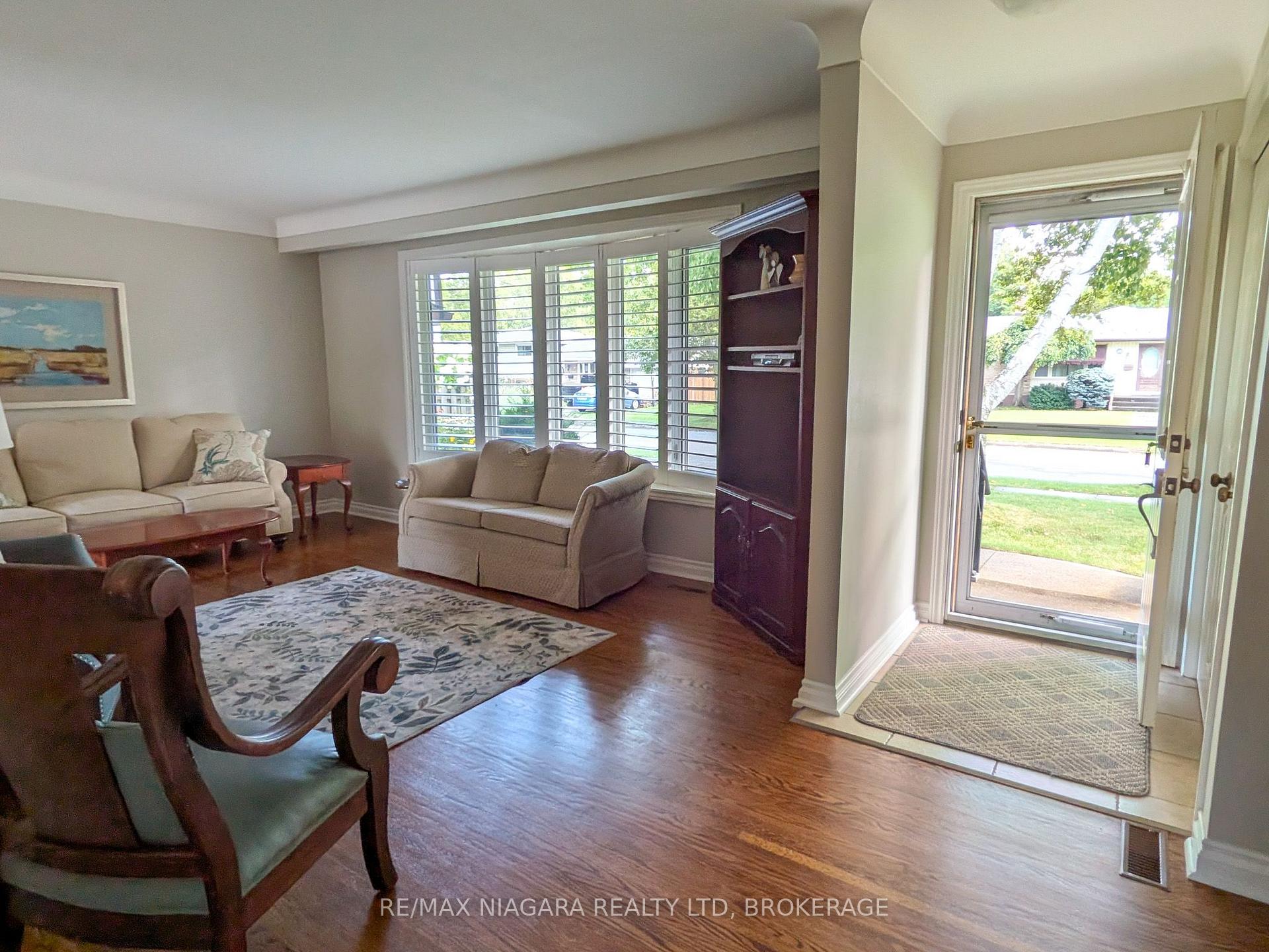 Photo 10 of 3139 Chipman Crescent, Niagara Falls, Chippawa — HOMEH