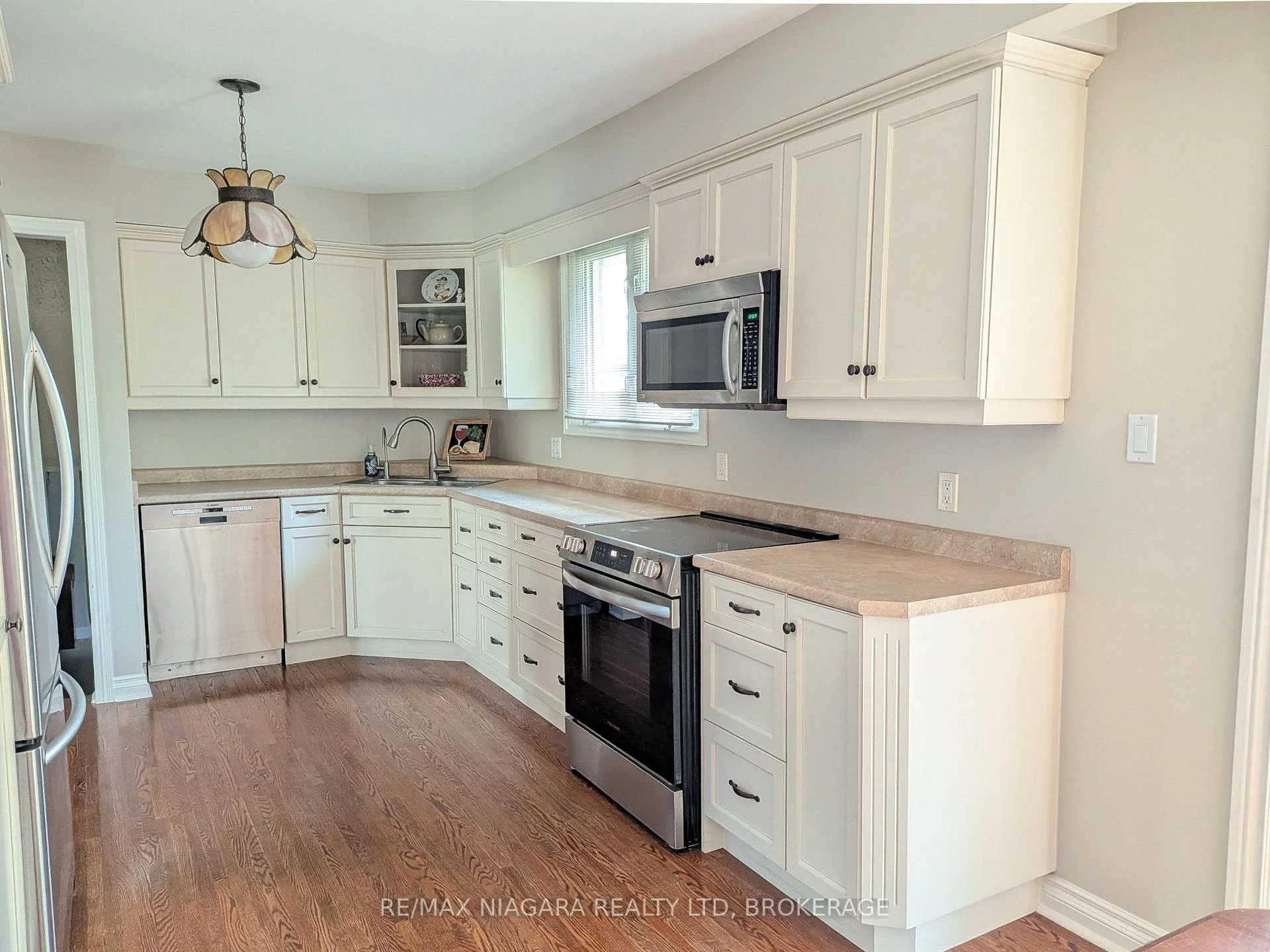 Photo 22 of 3139 Chipman Crescent, Niagara Falls, Chippawa — HOMEH
