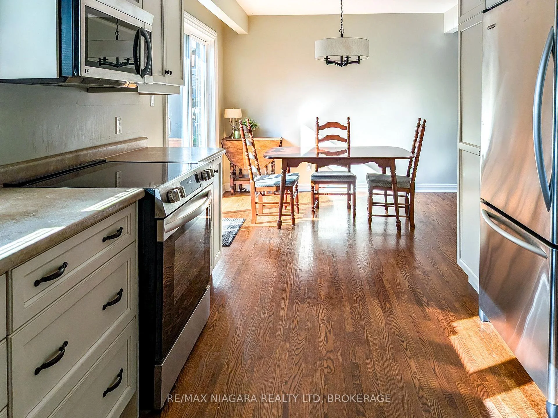 Photo 24 of 3139 Chipman Crescent, Niagara Falls, Chippawa — HOMEH