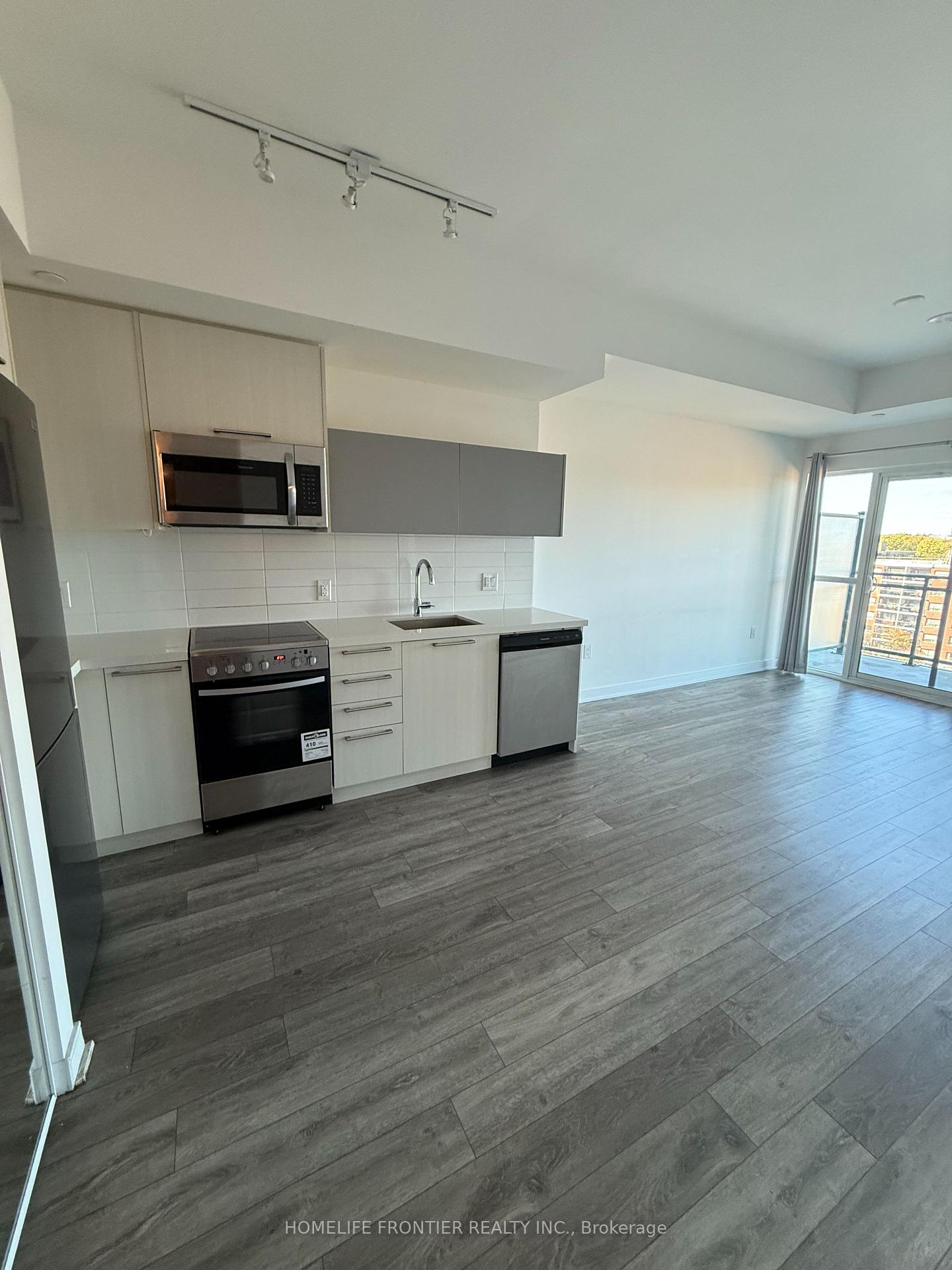 Front of Unit 909, 25 Neighbourhood Lane
