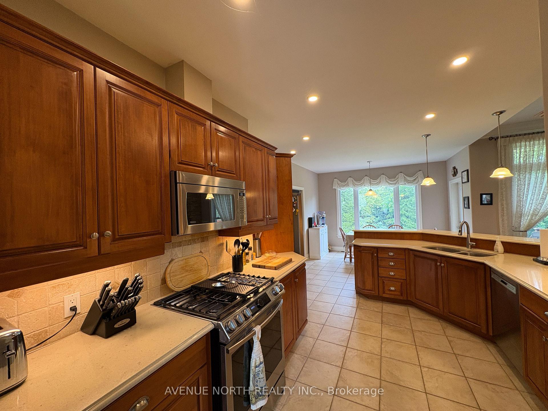 Photo 5 of 6746 Waterside Court, Ottawa, Greely — HOMEH