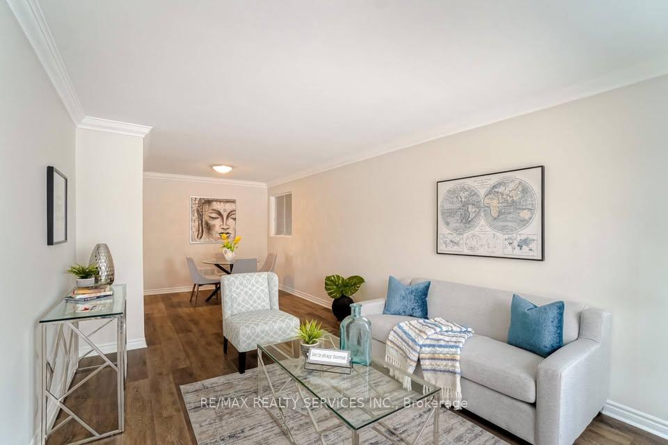 Photo 3 of 70 Montjoy Crescent, Brampton, Central Park — HOMEH