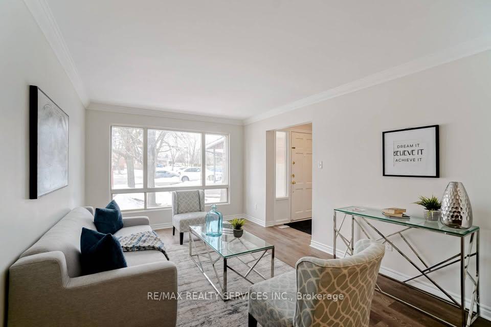 Photo 5 of 70 Montjoy Crescent, Brampton, Central Park — HOMEH