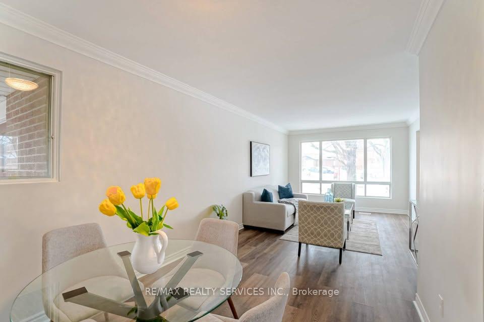 Photo 6 of 70 Montjoy Crescent, Brampton, Central Park — HOMEH