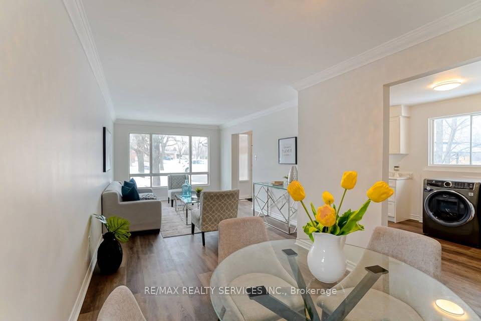 Photo 7 of 70 Montjoy Crescent, Brampton, Central Park — HOMEH