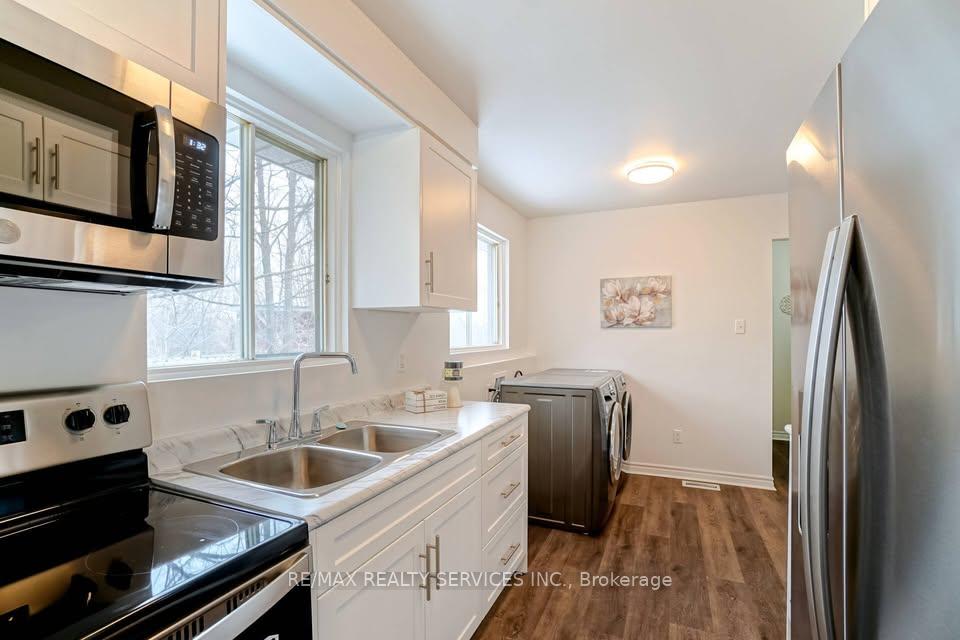 Photo 9 of 70 Montjoy Crescent, Brampton, Central Park — HOMEH
