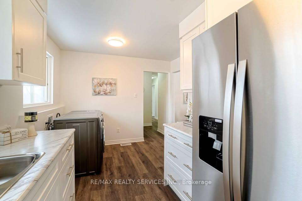 Photo 10 of 70 Montjoy Crescent, Brampton, Central Park — HOMEH