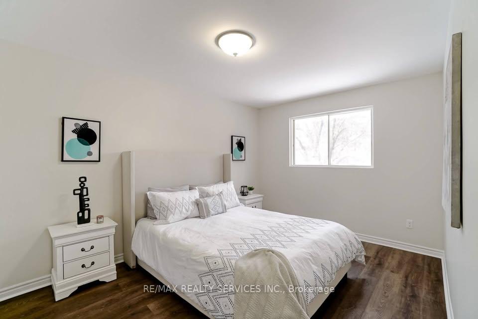 Photo 12 of 70 Montjoy Crescent, Brampton, Central Park — HOMEH