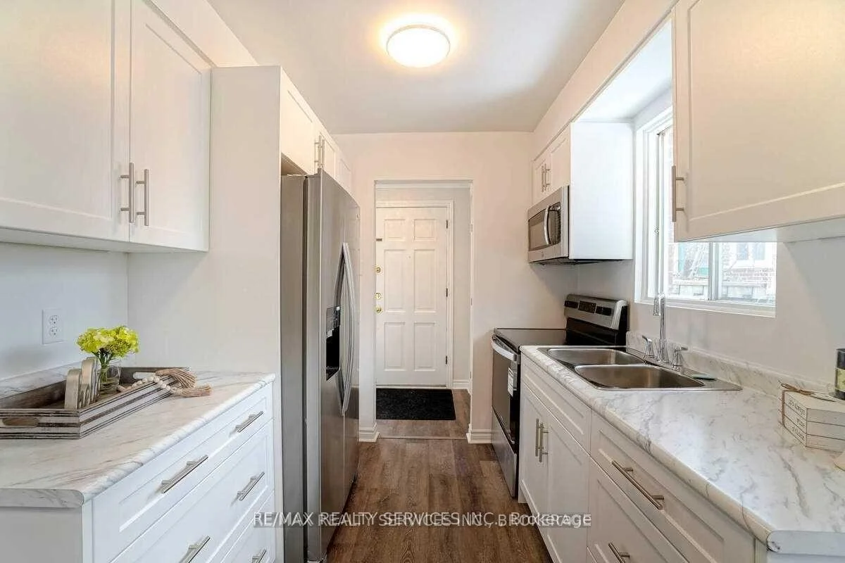 Photo 11 of 70 Montjoy Crescent, Brampton, Central Park — HOMEH
