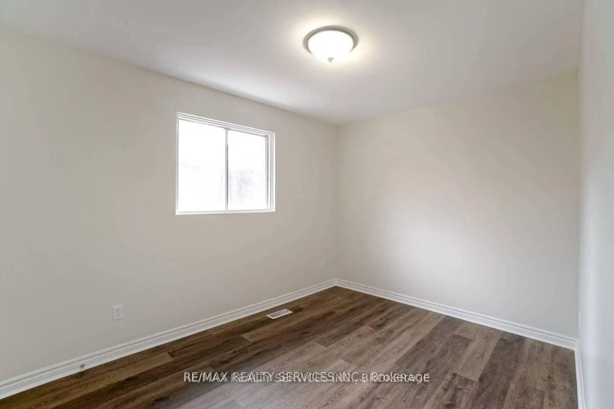 Photo 13 of 70 Montjoy Crescent, Brampton, Central Park — HOMEH