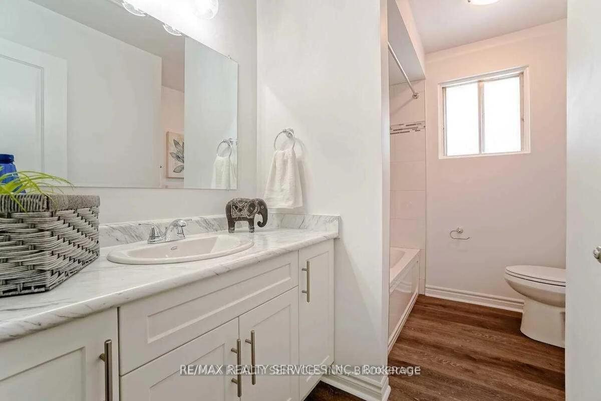 Photo 17 of 70 Montjoy Crescent, Brampton, Central Park — HOMEH