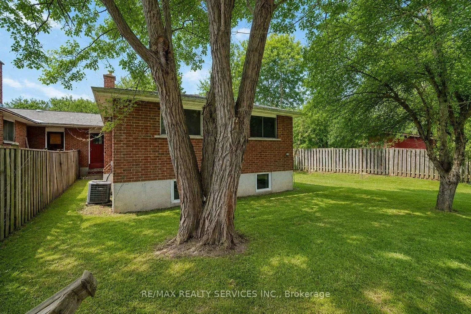 Photo 31 of 70 Montjoy Crescent, Brampton, Central Park — HOMEH