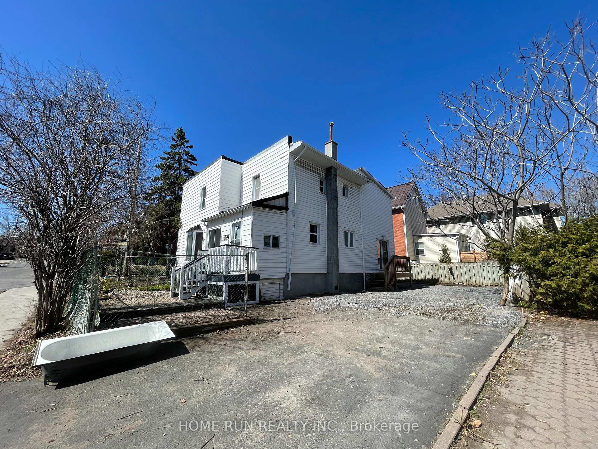 Photo 2 of 121 Concord Street E, Ottawa, Ottawa East — HOMEH