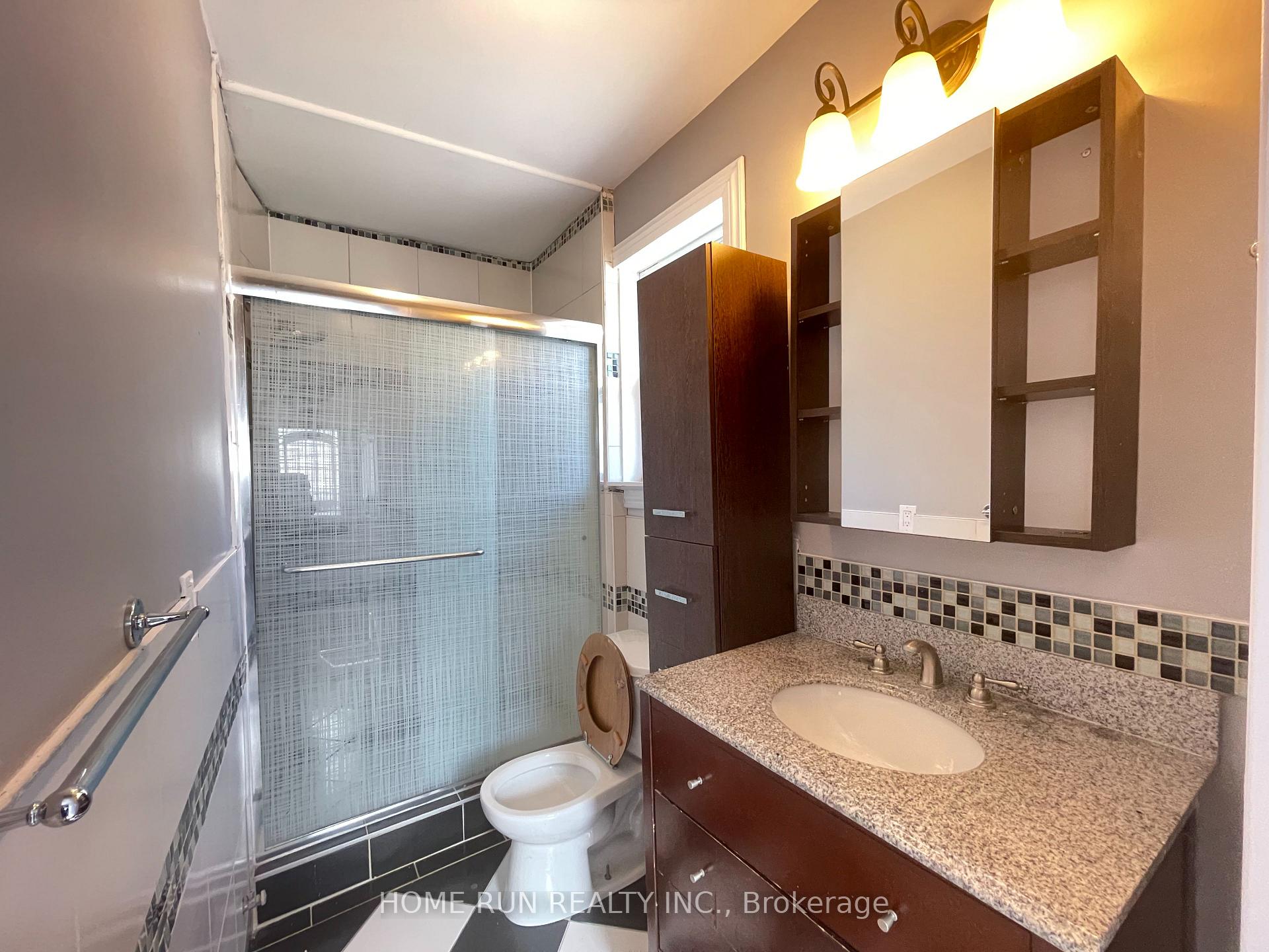 Photo 5 of 121 Concord Street E, Ottawa, Ottawa East — HOMEH