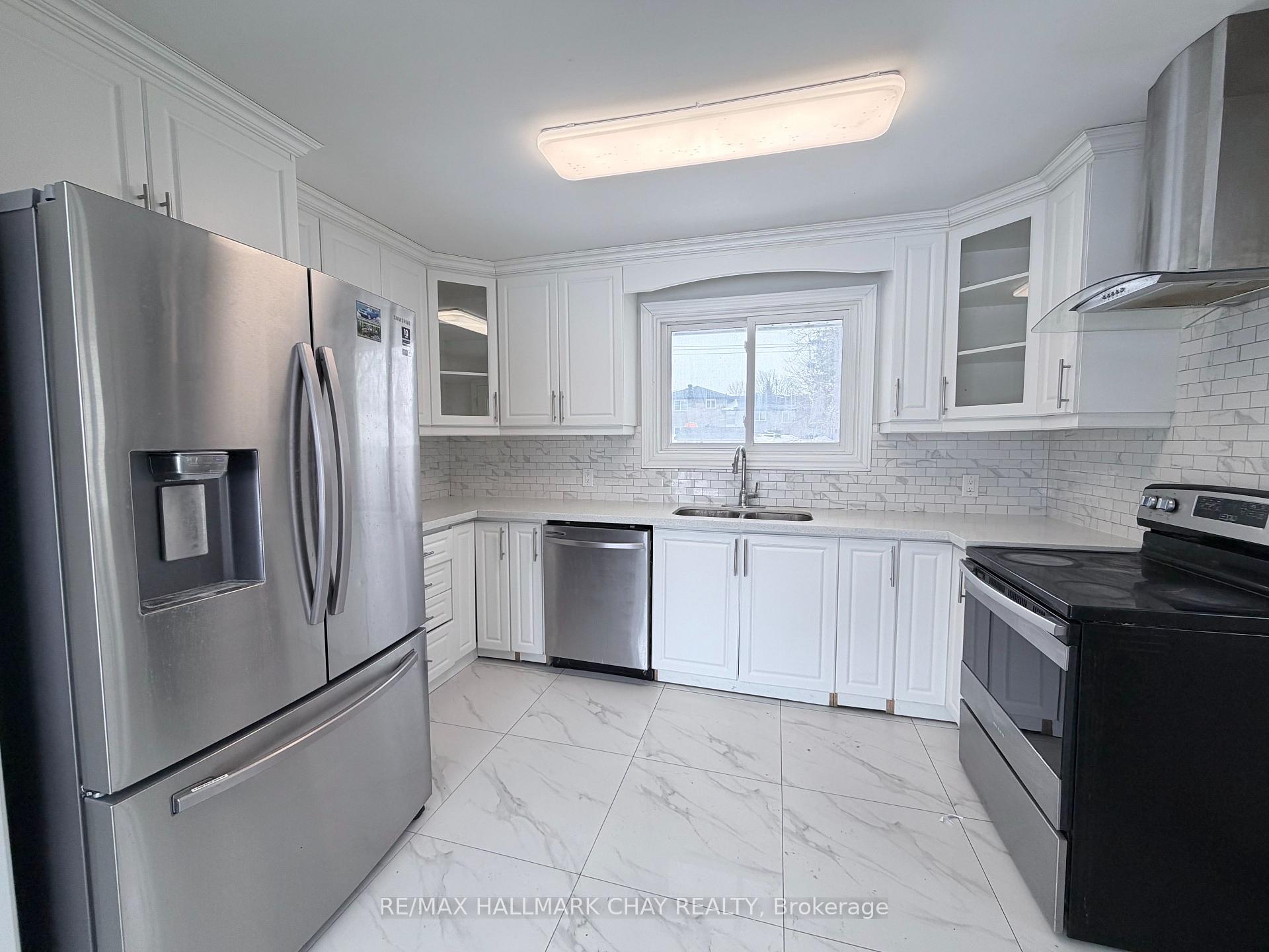 Photo 4 of Unit Main, 152 Rose Street, Barrie, Wellington — HOMEH