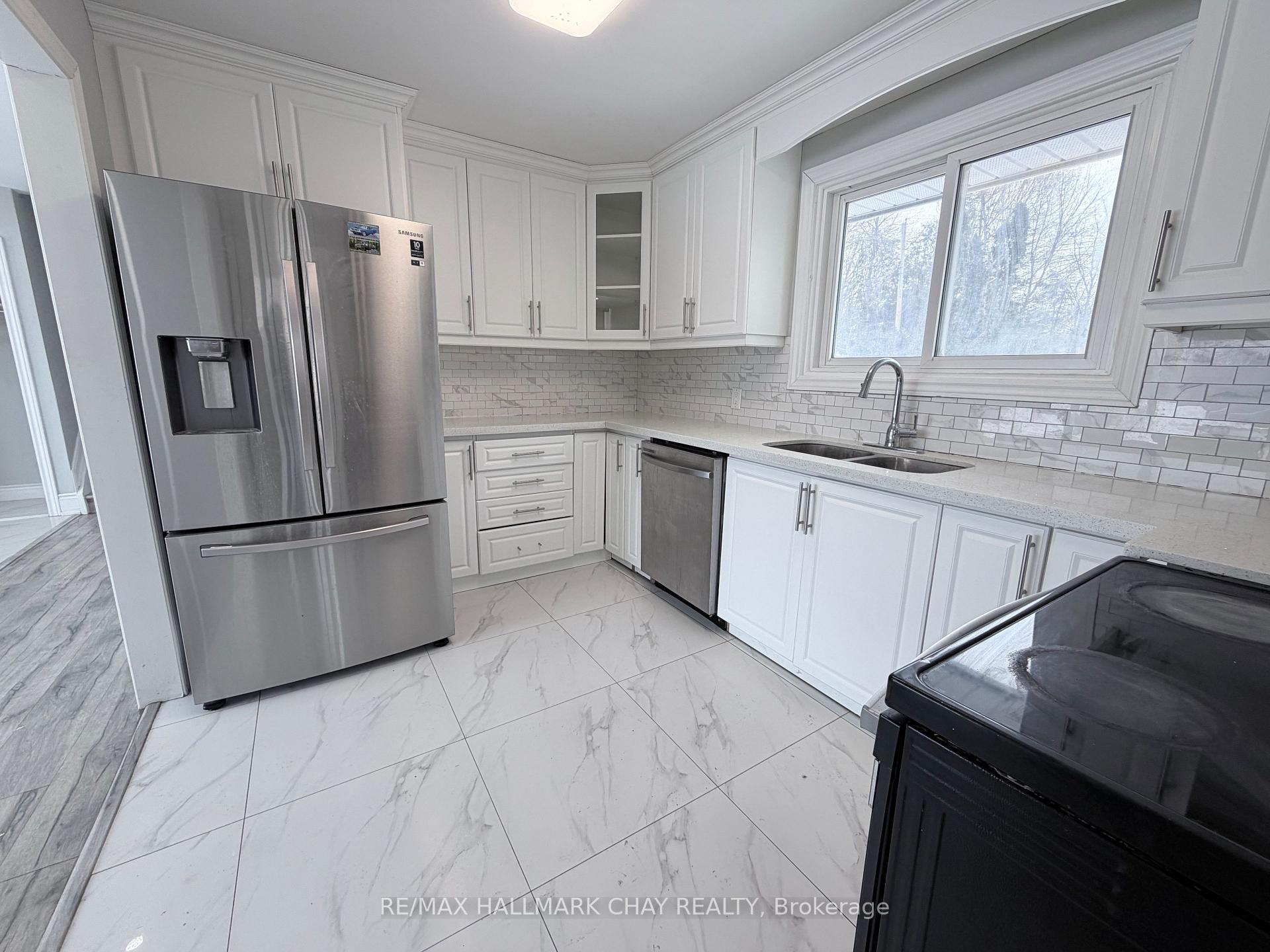 Photo 5 of Unit Main, 152 Rose Street, Barrie, Wellington — HOMEH
