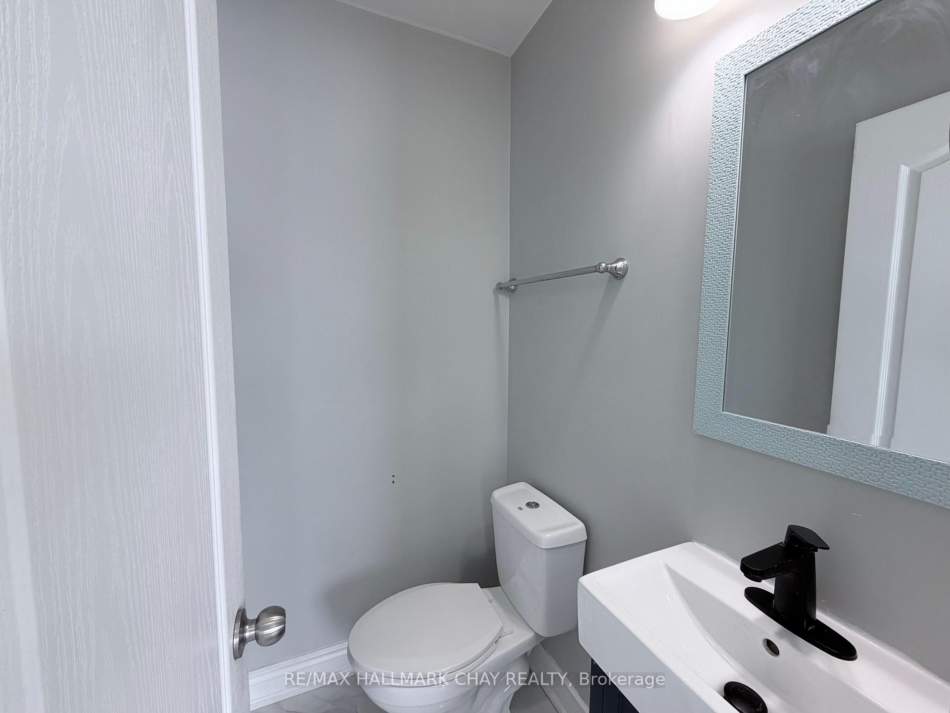 Photo 7 of Unit Main, 152 Rose Street, Barrie, Wellington — HOMEH