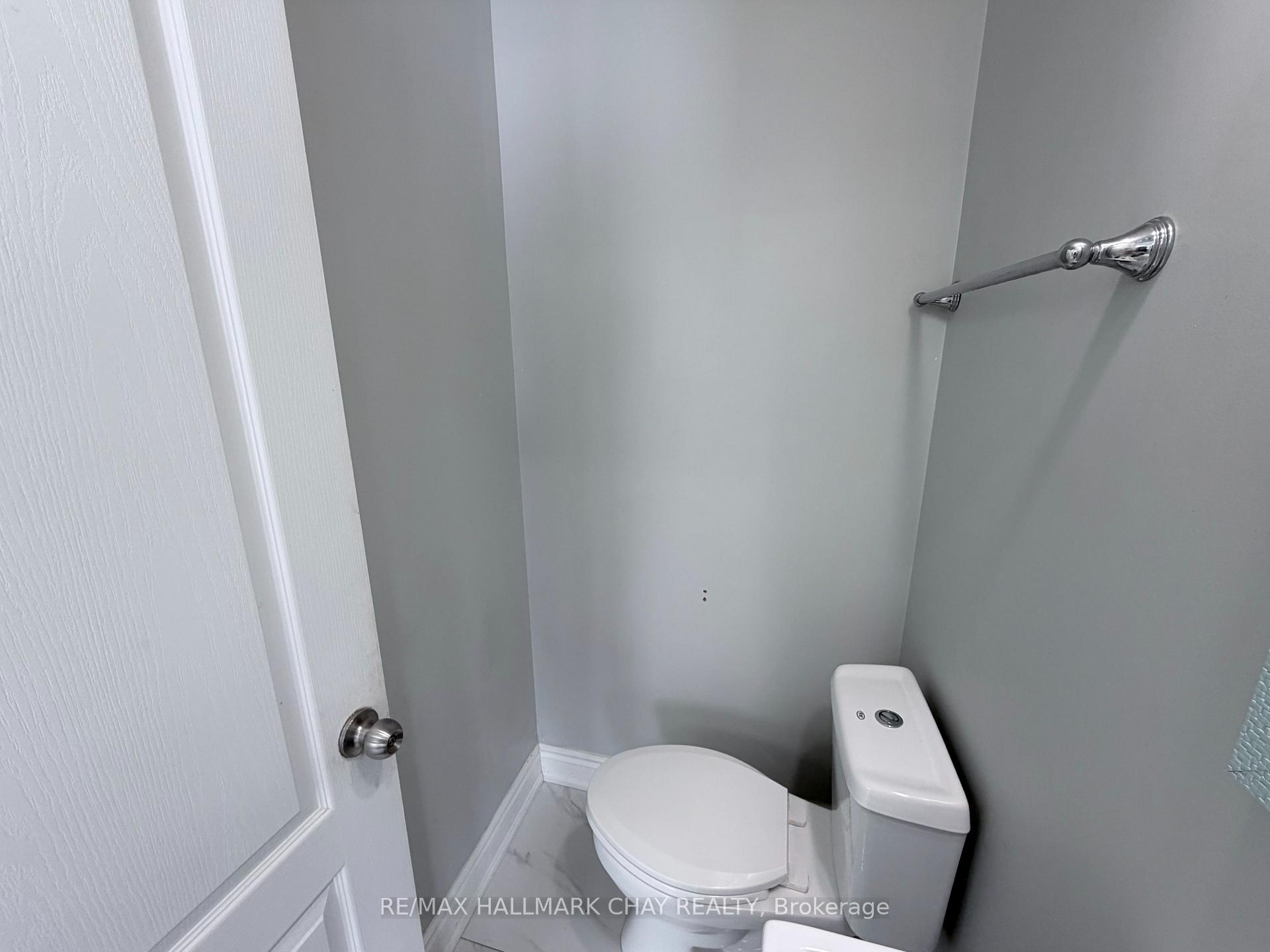 Photo 8 of Unit Main, 152 Rose Street, Barrie, Wellington — HOMEH