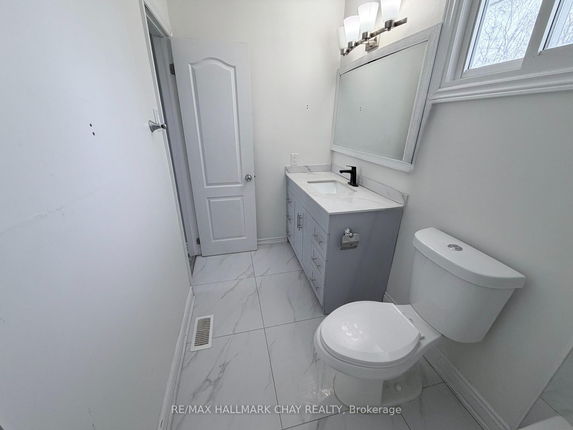 Photo 11 of Unit Main, 152 Rose Street, Barrie, Wellington — HOMEH