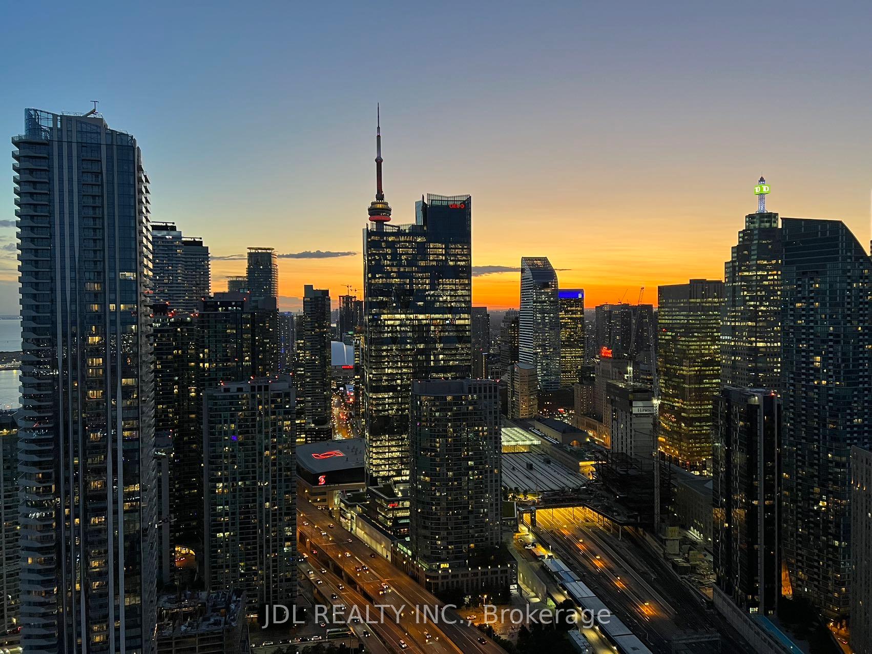 Photo 3 of Unit 5811, 55 cooper Street, Toronto, Waterfront Communities — HOMEH