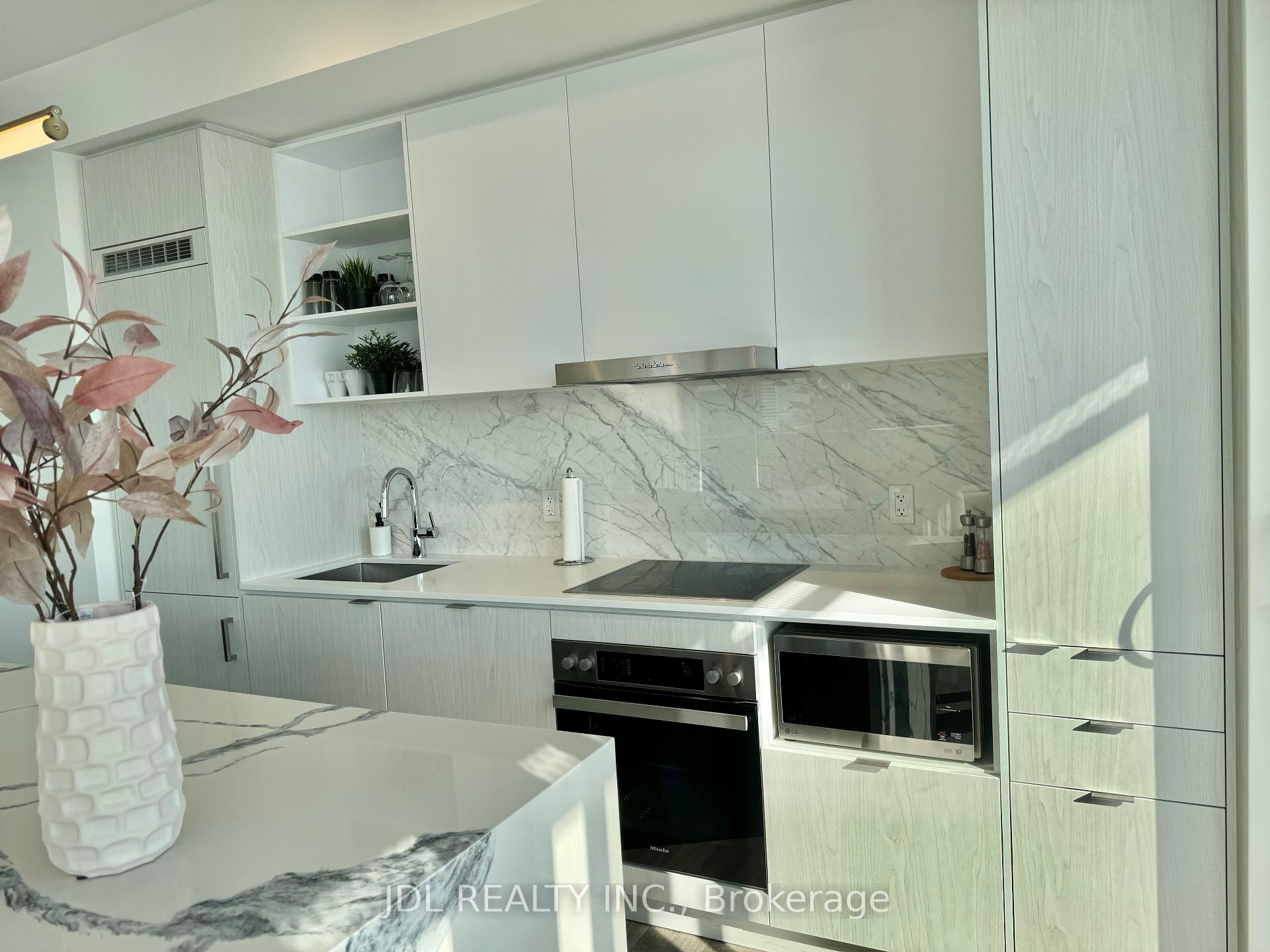 Photo 5 of Unit 5811, 55 cooper Street, Toronto, Waterfront Communities — HOMEH