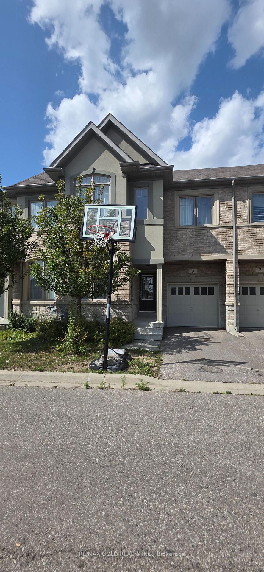 Photo 2 of 9 Oliana Way, Brampton, Bram West — HOMEH